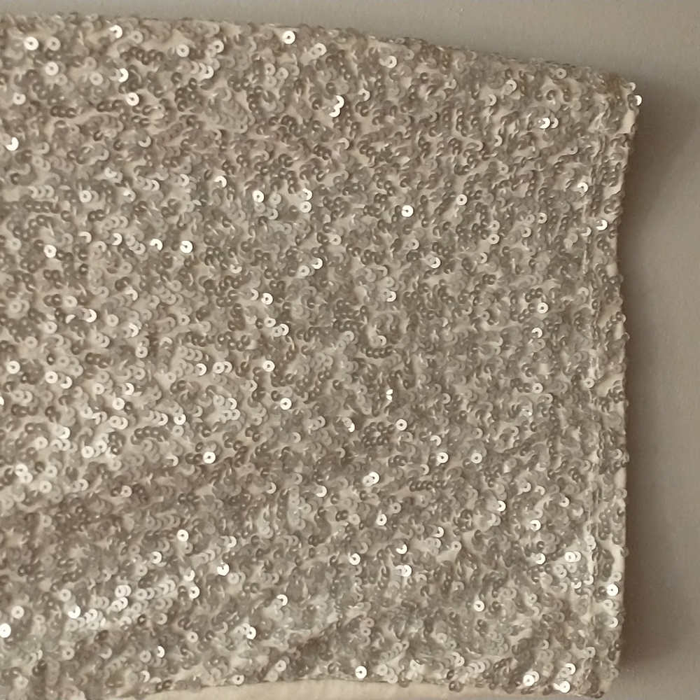 Old Navy Sequined Tank - Size XS - Picture 4 of 8